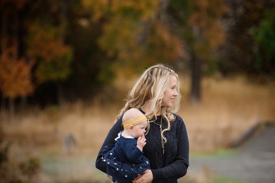 Natural and candid family portraits at Fort Rod Hill in Victoria British Columbia by photographer Christina Craft.