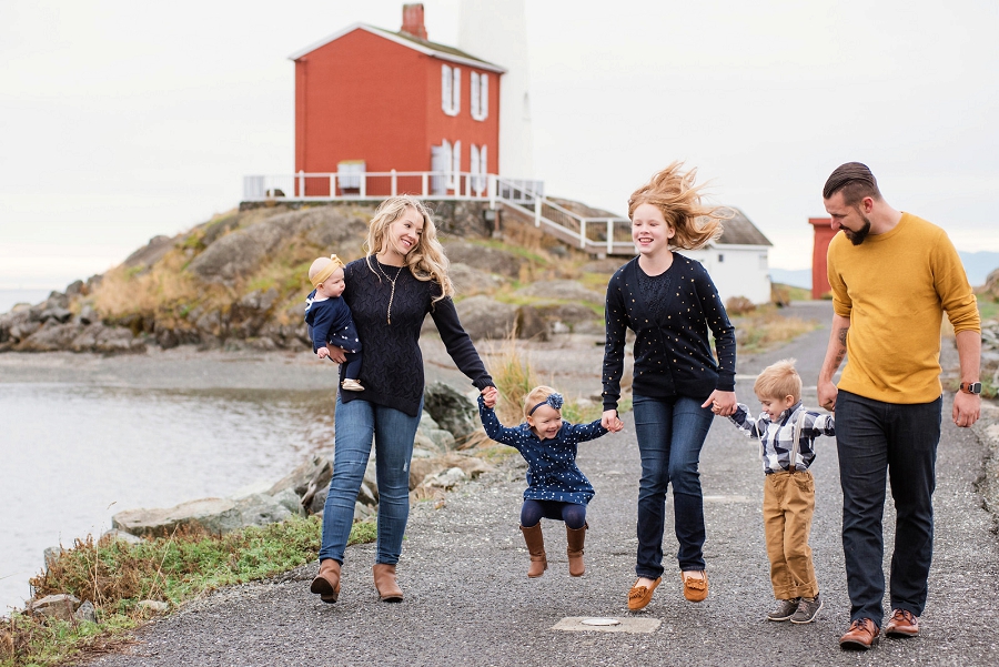 Natural and candid family portraits at Fort Rod Hill in Victoria British Columbia by photographer Christina Craft.