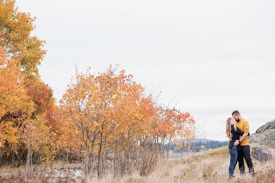 Natural and candid family portraits at Fort Rod Hill in Victoria British Columbia by photographer Christina Craft.