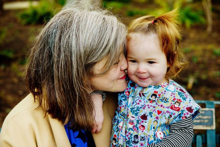 Candid Family Portraits with Grandparents at Beacon Hill Park ...